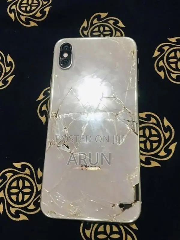 Apple iPhone XS (Used)