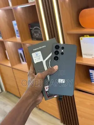 Samsung 12GB 256GB (Used)