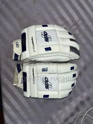 Cricket Gloves