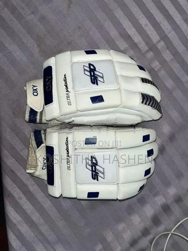 Cricket Gloves