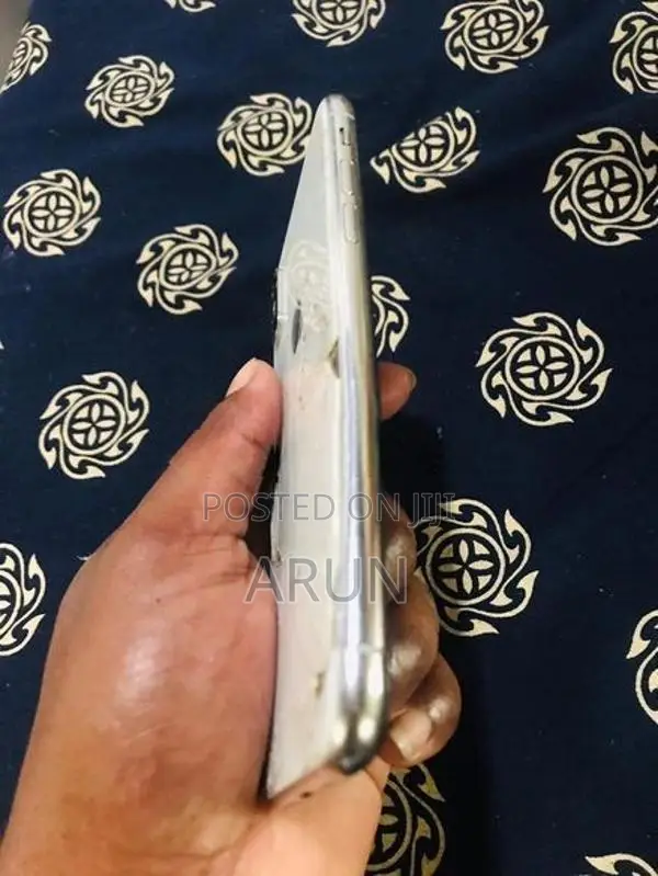 Apple iPhone XS (Used)