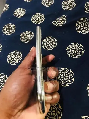 Apple iPhone XS (Used)