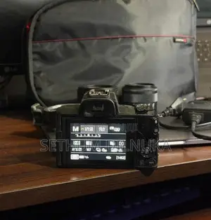 Canon M50