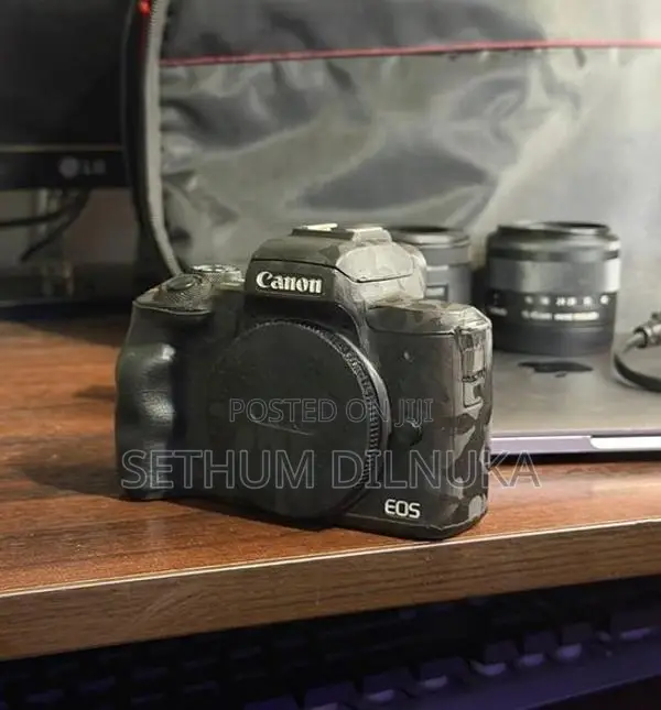 Canon M50