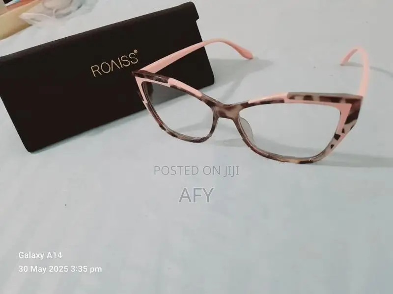 Spectacle