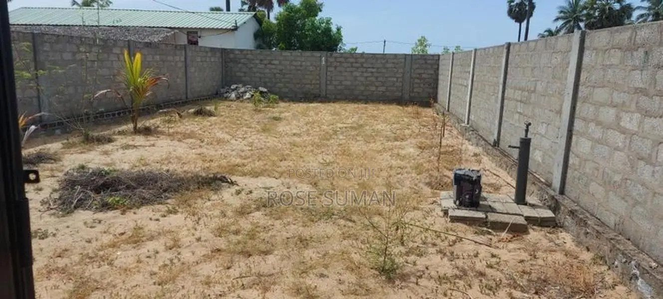 Land for Sale in Addalaichenai