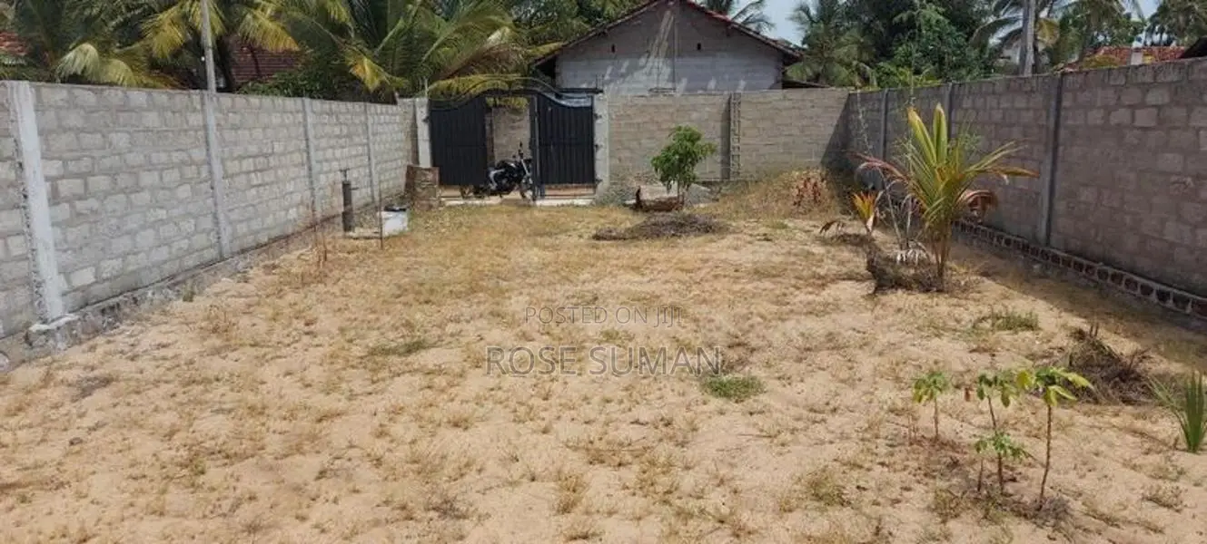 Land for Sale in Addalaichenai