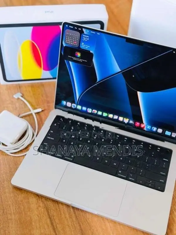 Apple MacBook M3 Pro 18GB/512GB Silver 2023