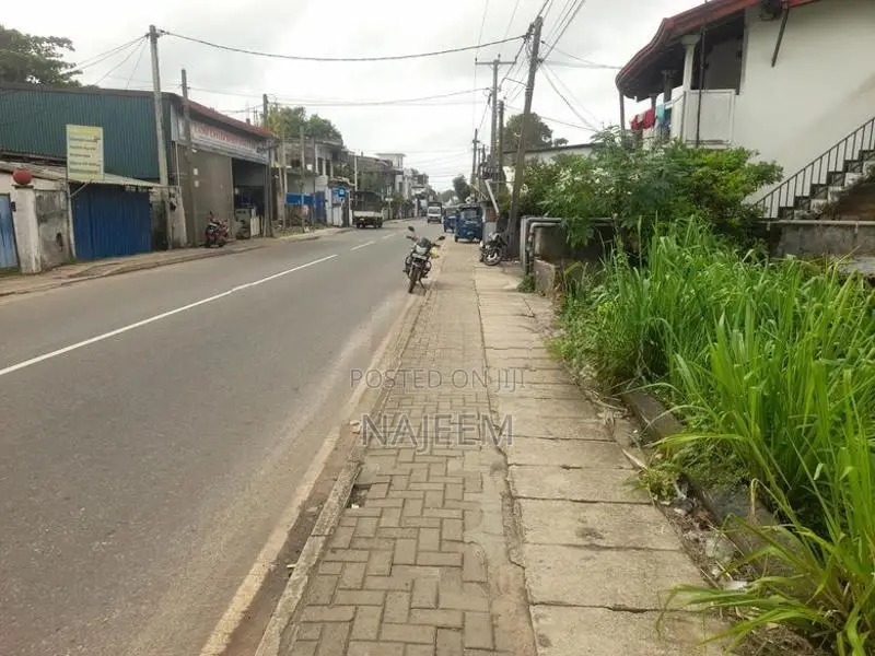Land for Sale Moratuwa Galle Rd Facing