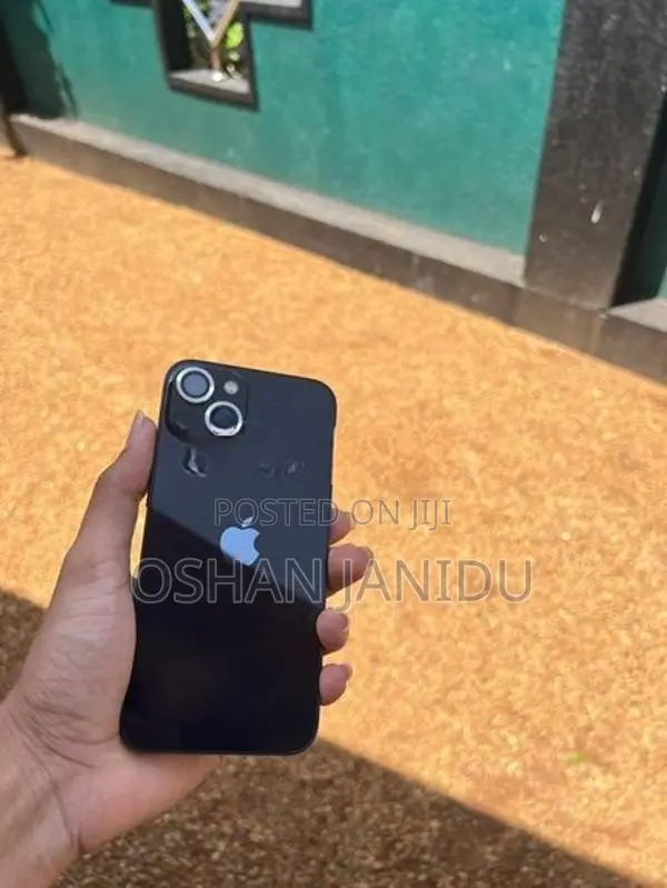 Apple iPhone 13 (Used)