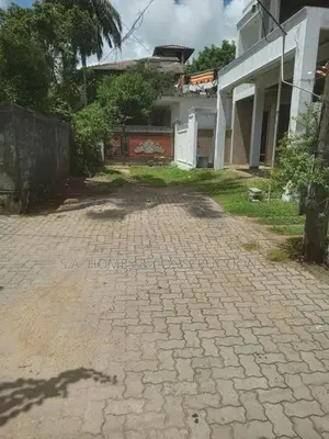 Luxury Three Storey House for Sale in Piliyandala