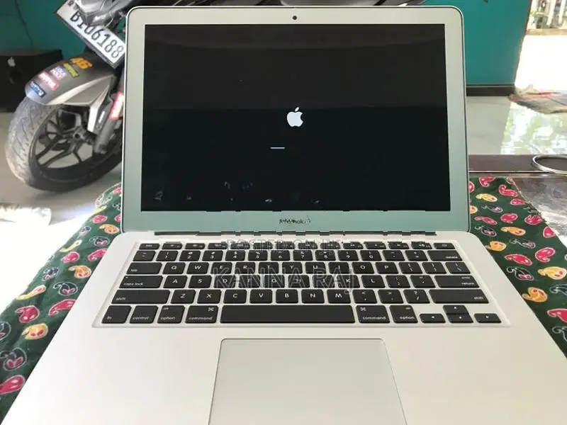 Apple MacBook Air