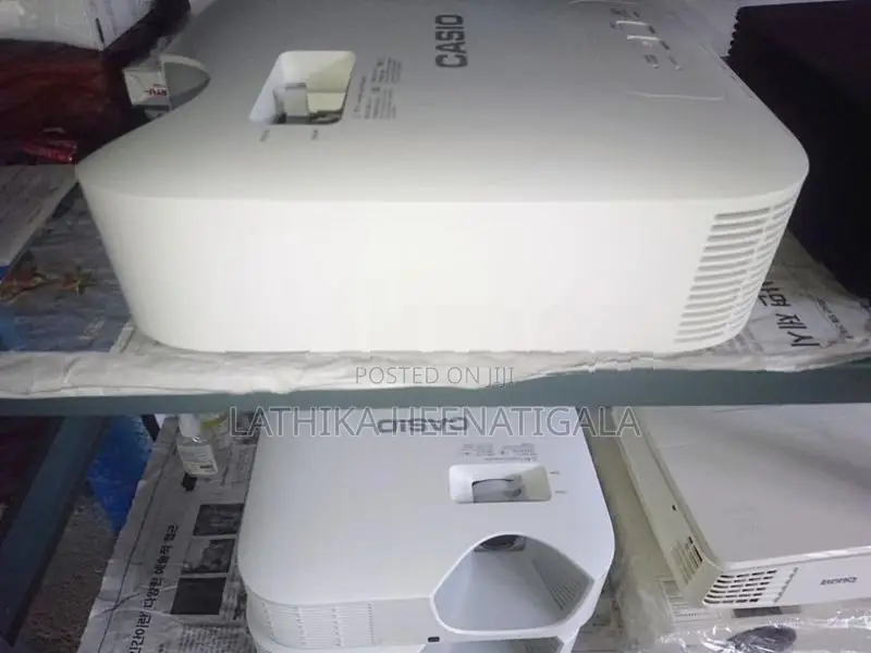Multimedia projector CASIO XJ-V10X lumens 3300