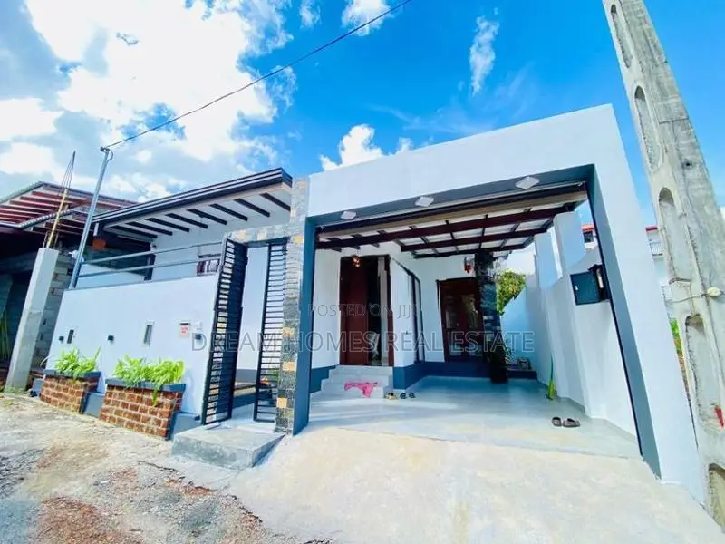 Single Storey House for Sale in Athurugiriya
