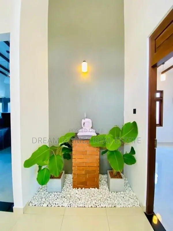 Single Storey House for Sale in Athurugiriya