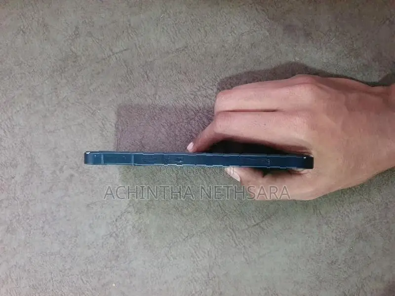 Apple iPhone 13 (Used)