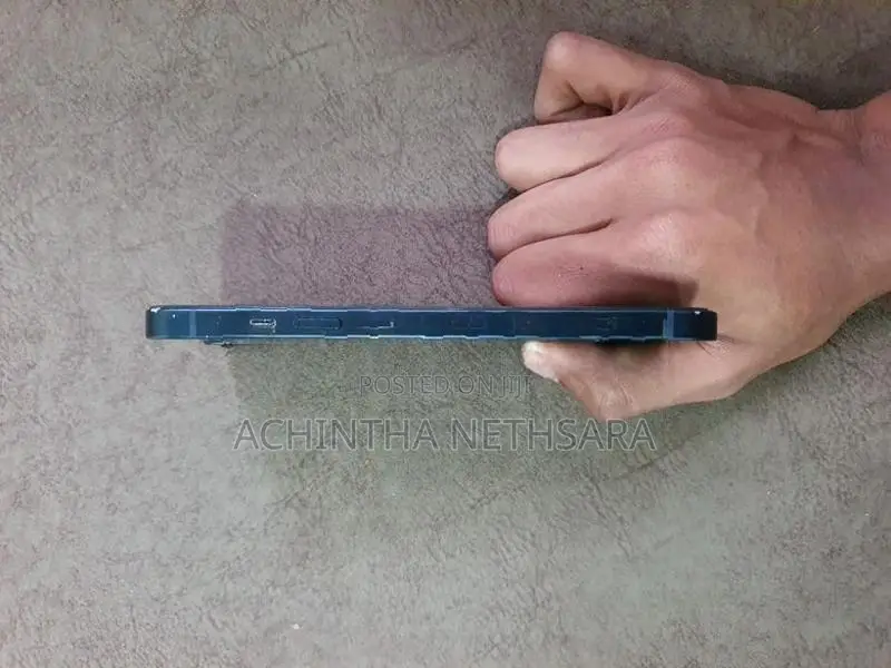 Apple iPhone 13 (Used)