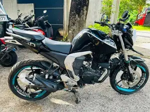Yamaha FZ 2018