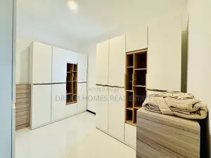 Brand New High-End House for Sale in Palawatta