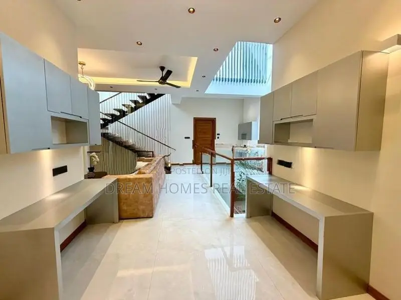 Premium 5 Bedroom Luxury Home for Sale in Battaramulla