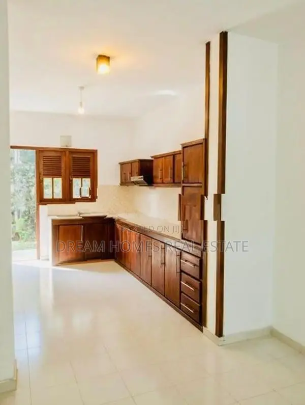 House for Sale in Pannipitiya only 200m to High Level Road