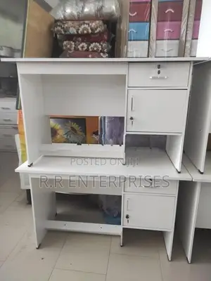 New 4*2 Ft Office Table