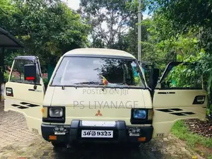 Mitsubishi L300 1990