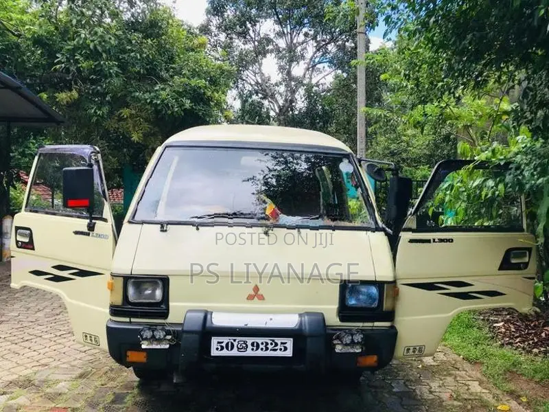 Mitsubishi L300 1990