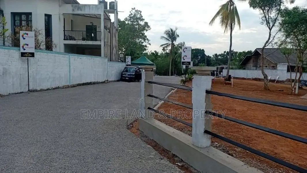 Luxury Land for Sale in St Mary's Road - Uswetakeiyawa