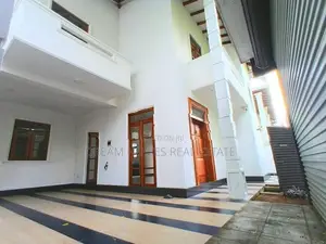 4 Bedroom House for Sale in Piliyandala