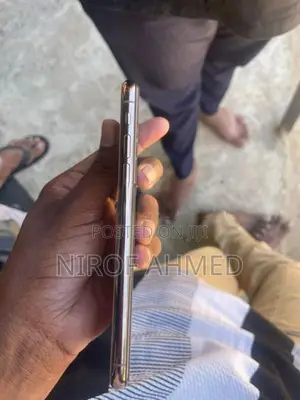 Apple iPhone XS (Used)