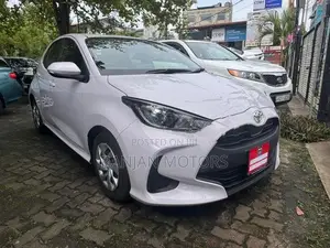 Toyota Yaris 08 Airbag Push Start 2023