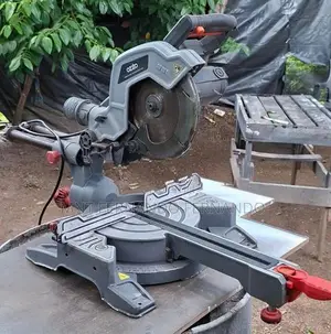 Ozito 10'' Slaeding Miter Show