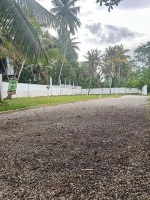 කොට්ටාව මාලපල්ලෙන් වෙල්යායට මුහුණලා සුපිරි ඉඩම්