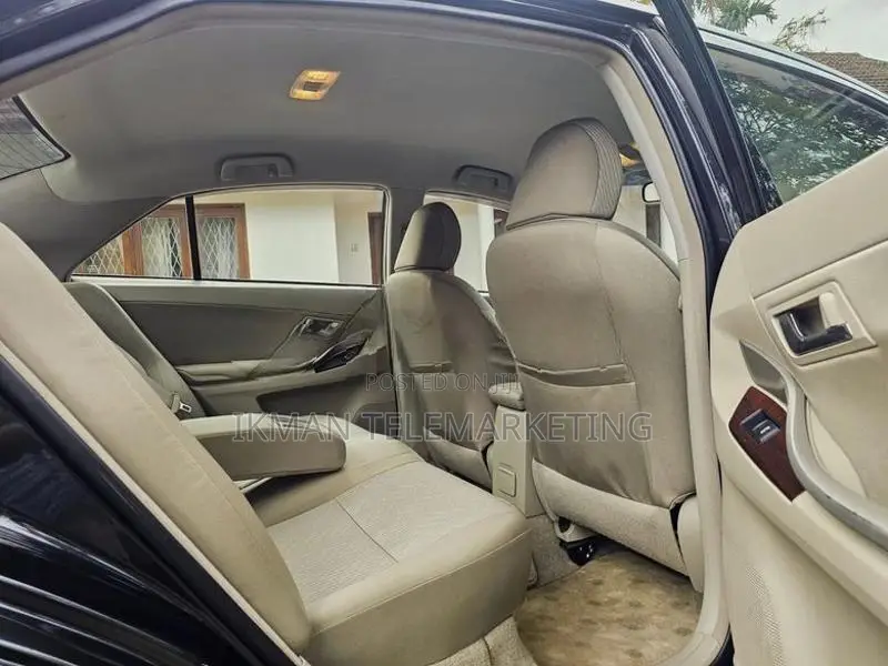 Toyota Premio 2011