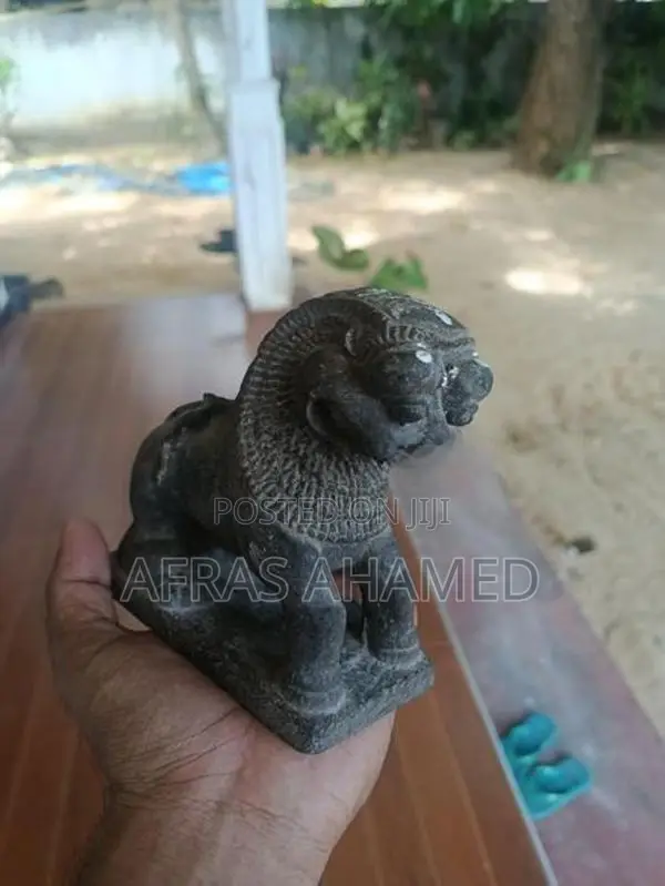 Yapaghuwe Lion Stone Sculpture