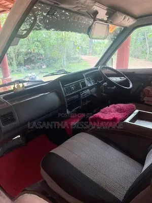 Nissan Vanette 1990