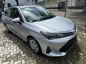 Toyota Axio Hybrid 2023