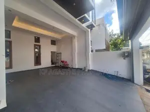 Super Luxury House with Fully Furnitured for Sale in Battaramulla