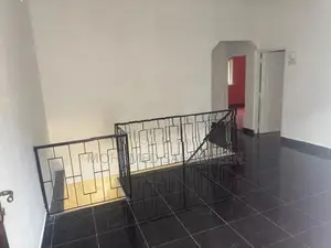 2 Story House for Lease in Colombo 15