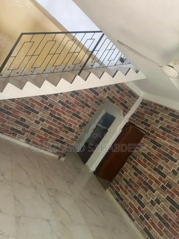 2 Story House for Lease in Colombo 15