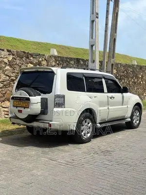 Mitsubishi Montero 2013