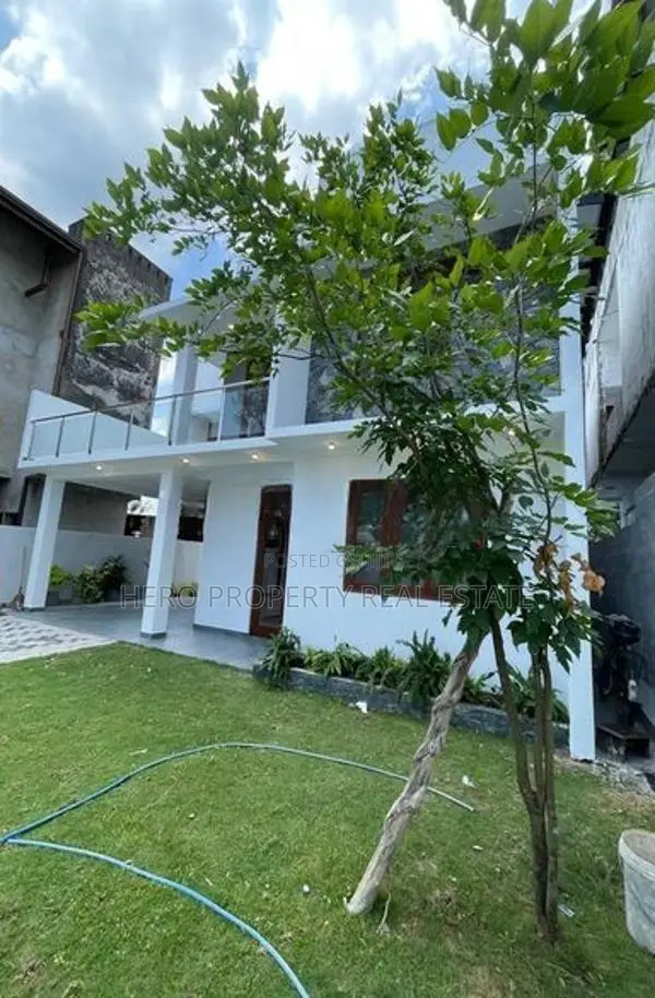 Elegant Luxury House for Sale in Athurugiriya