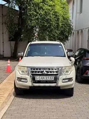 Mitsubishi Montero 2013
