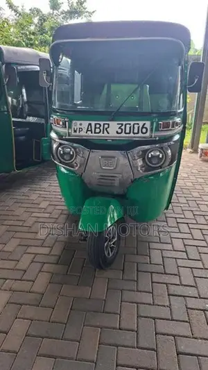 Bajaj RE 4 Stroke 2018