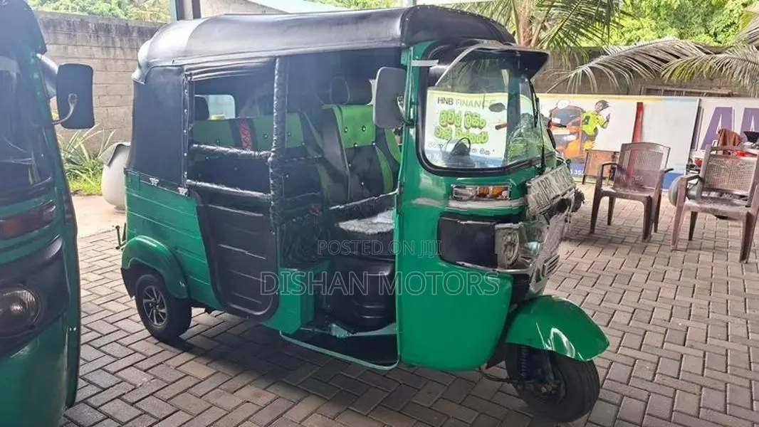 Bajaj RE 4 Stroke 2018