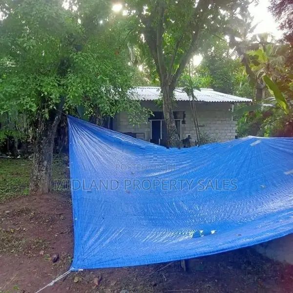 කදාන කොස්පෑලෑනෙන් ඉඩමක්