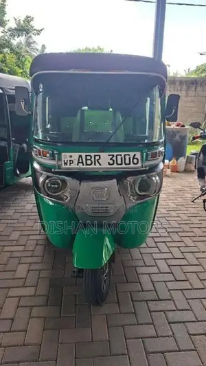 Bajaj RE 4 Stroke 2018