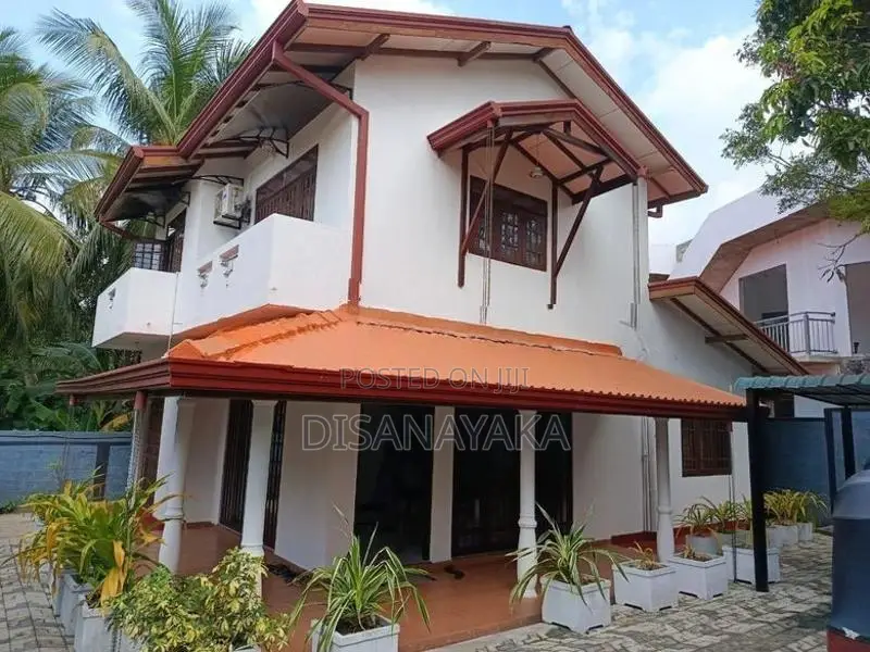 Two Storey House for Sale in Malabe Ds10