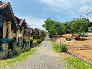 land In Athurugiriya Wanaguru Mavatha